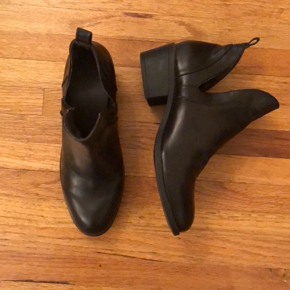 Wild Diva Shoes - Wild Diva not so basic bootie